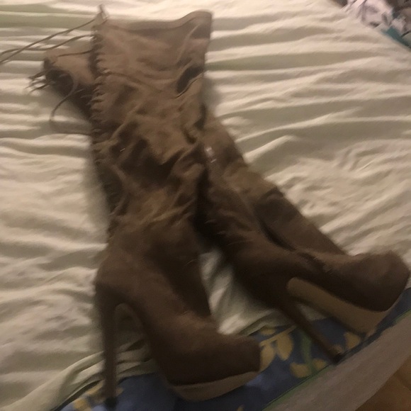 Boots - Picture 2 of 4